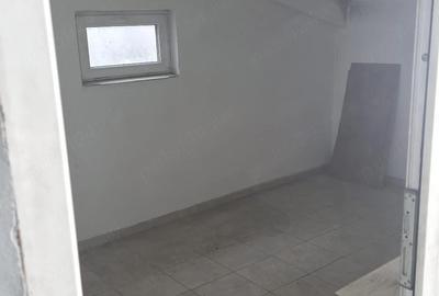 Spațiu comercial, de 220 mp, în Central - 3