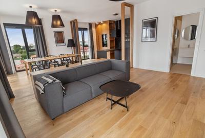 Apartament cu 3 camere, mobilat în 1 Mai - 23