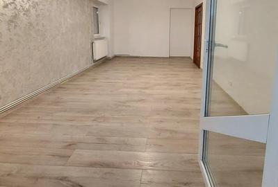 Apartament cu 3 camere decomandat, 2 bai, 84mp, bloc din 1990 - Pacurari - 2