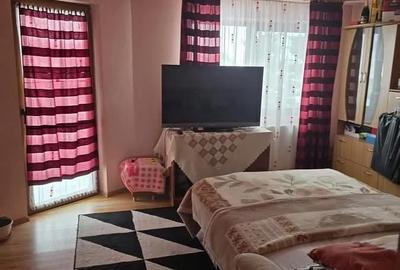 Casă cu Teren 407 Mp în Păulești - 2