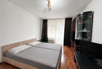 Apartament cu 3 camere decomandat, mobilat în Tractorul - 9