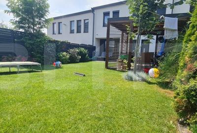 Casă individuală cu 4 camere cu Canalizare în Iris