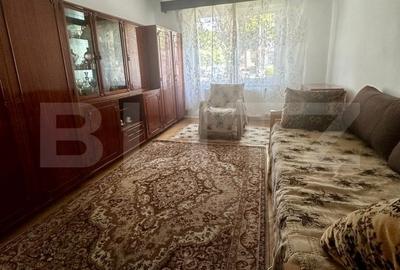 Apartament de vanzare, cu 3 camere, zona Tudor