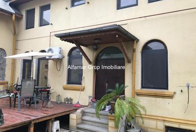 Casă cu 5 camere cu Canalizare în Tei