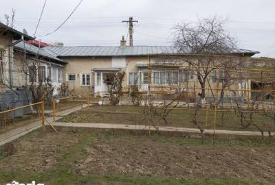 Casă cu 4 camere cu Teren 750 Mp în Hârșova - 4