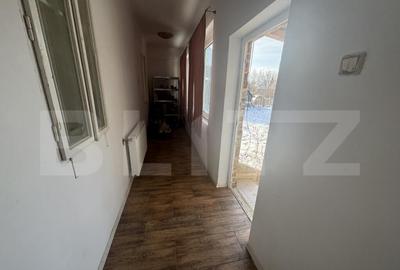 Casă cu 4 camere cu Teren 3800 Mp în Est - 3