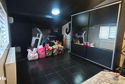 Casă cu 4 camere în Dobroești