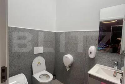 Spațiu comercial, de 65 mp, în Central - 6
