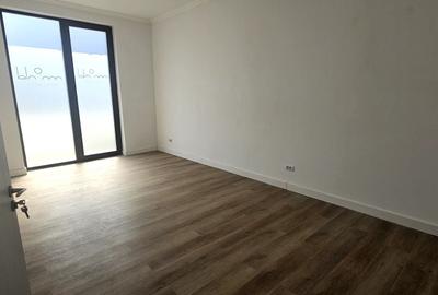Duplex cu 7 camere cu Canalizare în Vest - 11