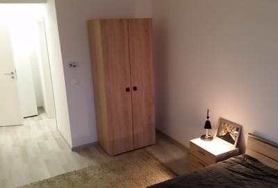 Apartament cu 3 camere decomandat în Tractorul - 4