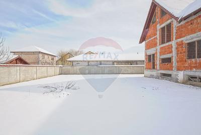 Casă cu 6 camere cu Teren 847 Mp în Hălchiu - 21