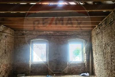 Casă cu 3 camere cu Teren 562 Mp în Central - 8