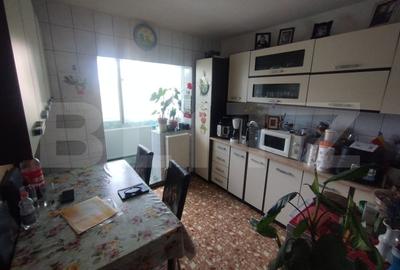 Apartament 2 camere, 44 mp, decomandat, zona Independentei