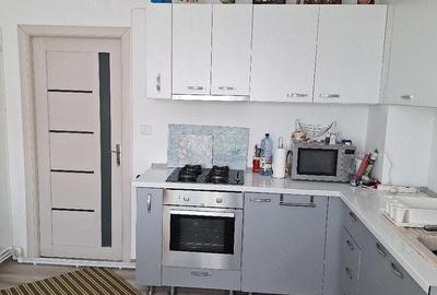 Casă cu Teren 450 Mp în Petros - 2