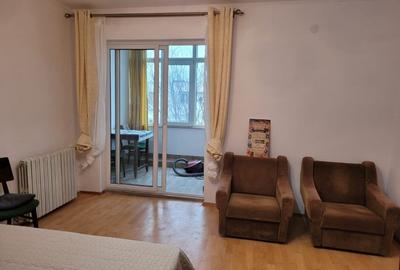 City Park Mall - Garsoniera decomandata mobilata-utilata termen lung, gaze - 11