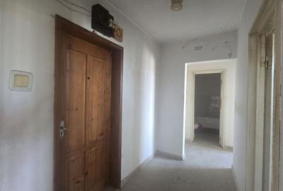Apartament 2 camere, 43mp,decomandat,ultracentral,Covasna - 3