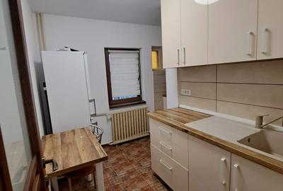 Garsonieră decomandată, mobilată în Tei - 13