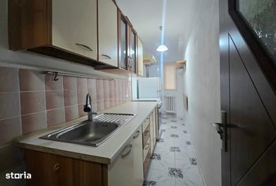 Garsonieră decomandată în Central