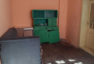 Casă cu 2 camere cu Teren 200 Mp în Central - 1