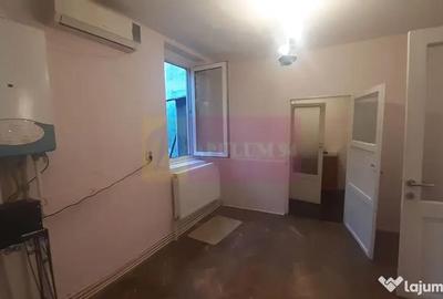 Casă cu 2 camere cu Canalizare în P-ța Romană - 11