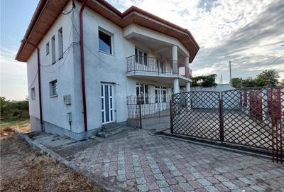 Casă cu Teren 1400 Mp în Mărăcineni - 1