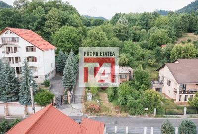 Casă cu Teren 790 Mp în Central - 4