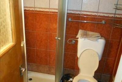 Apartament cu 5 camere decomandat în Faleza Nord