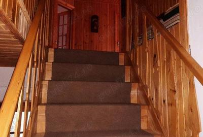 Casă cu 6 camere în Soveja - 2