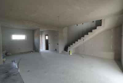 Casă cu 3 camere cu Teren 180 Mp în Central - 9