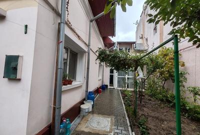 Casa 5 camere - langa metrou Brancoveanu - curte, centrala, mansarda Casa 5 camere - langa metrou Brancoveanu - curte, centrala, mansarda - 2