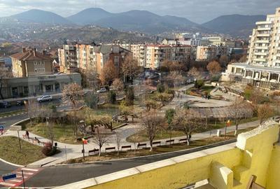 Apartament cu 3 Camere - Priveliste Panoramica, Bulevardul Decebal