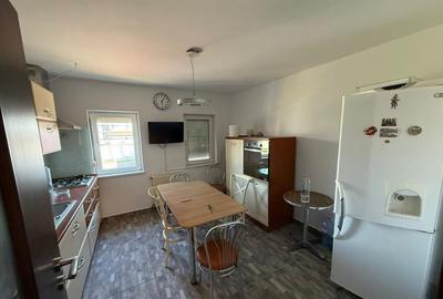 CANTACUZINO - etaj casa din 1980, curte proprie 330mp - 15