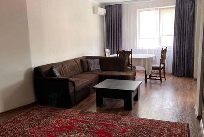 Apartament cu 3 camere în P-ța Victoriei