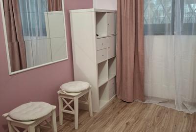 Camera in vila , pentru birou