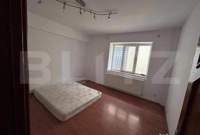 Spațiu comercial, de 330 mp, în Central - 3
