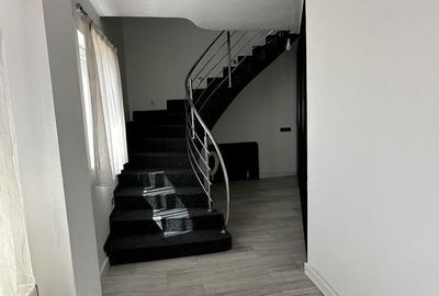 Casă cu 10 camere cu Teren 425 Mp în Sânmartin - 2