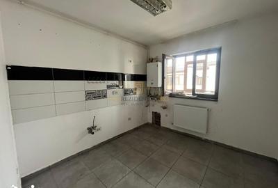 Apartament cu 3 camere decomandat în Metalurgiei - 4