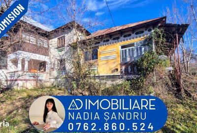 Casă cu 4 camere în Central