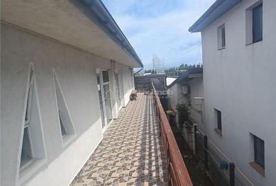 Casă cu Teren 694 Mp în Central - 2