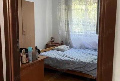 Apartament cu 2 camere semidecomandat în Podu Roș