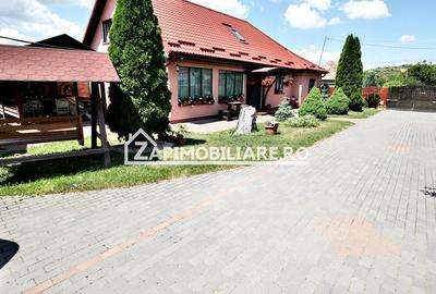 Casa 5 camere, 250 mp,3 băi,2.500mp teren,  0% comision - 2
