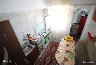 Apartament cu 3 camere decomandat în Zahana