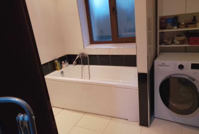 Casă cu 4 camere cu Teren 900 Mp în Nufărul - 7