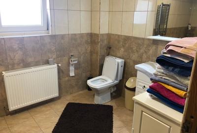 Casă individuală cu 7 camere cu Canalizare în Apărătorii Patriei - 14