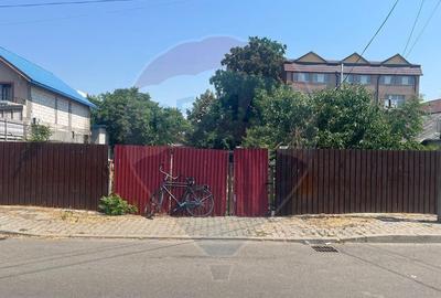 Teren de 560 mp, în Central - 4