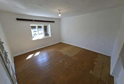 Casă cu Teren 1681 Mp în Birda - 5