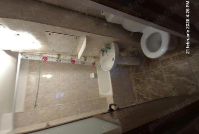 Apartament cu 3 camere semidecomandat în Micro 8 - 3