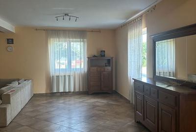 Casă cu 7 camere decomandat cu Teren 1000 Mp în Bănești - 9