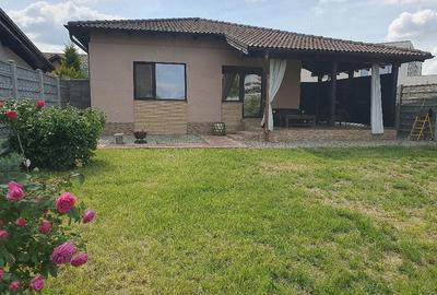 Casă cu Teren 450 Mp în Central