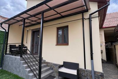 Casă cu 3 camere cu Teren 25 Mp în Central - 1